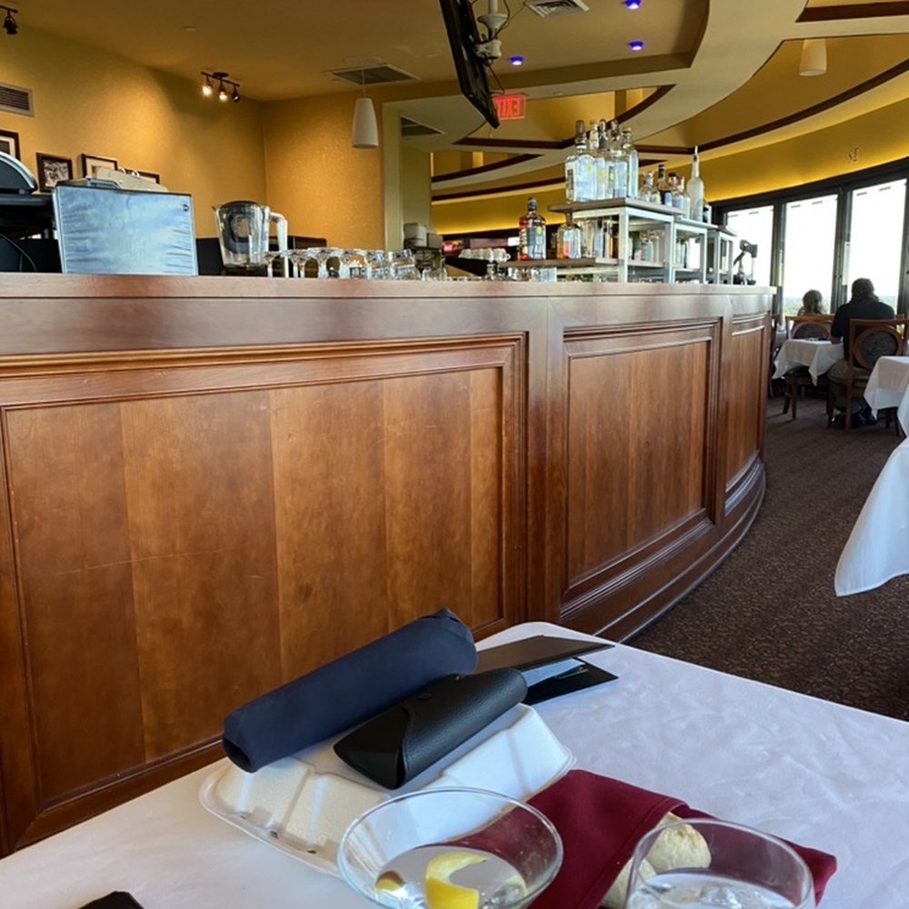 360 Grille - Bar at the 360 Grill - New American Near Me - Florence, Alabama