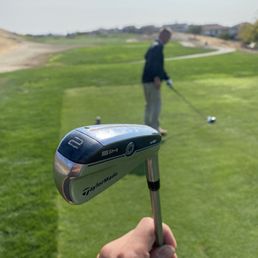 2 Iron on 10. Short par 4