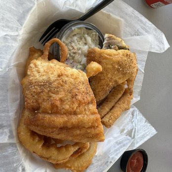 Catch of The Day - Three piece white fish with onion rings - Food Trucks Near Me Catch of The Day - Three piece white fish with onion rings - Food Trucks Near Me