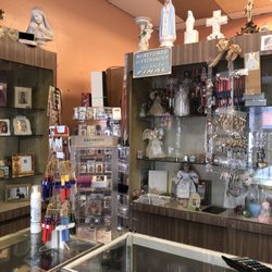 Al Bon Marché - Inside the store