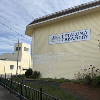 Petaluma Creamery Store - Ice Cream & Frozen Yogurt Near Me - Petaluma, California