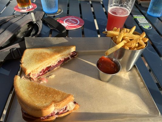 SingleSpeed Brewing Co - DSM TapRoom by null