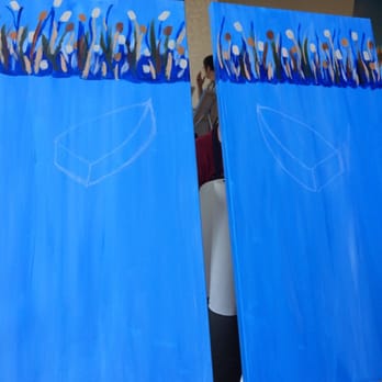 Arte Wine And Paint Studio - In the middle of painting - Paint & Sip Near Me - Wauwatosa, Wisconsin