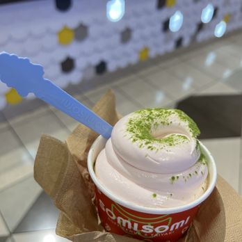 Somisomi - strawberry soft serve in a cup - Desserts Near Me - Santa Clara, California Somisomi - strawberry soft serve in a cup - Desserts Near Me - Santa Clara, California