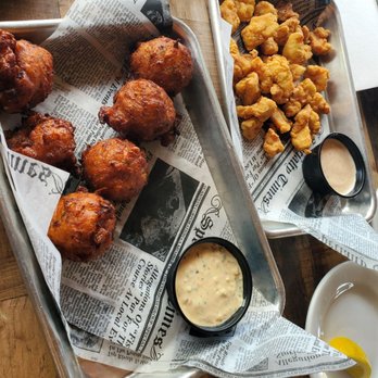 Cobb's Landing - Conch fritters & alligator - Seafood Near Me - Fort Pierce, Florida