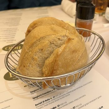 Brio Italian Grille - Complimentary sourdough bread - Italian Near Me - Cherokee, North Carolina Brio Italian Grille - Complimentary sourdough bread - Italian Near Me - Cherokee, North Carolina