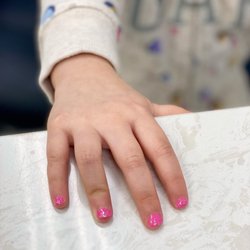 Glossy Nails and Spa
