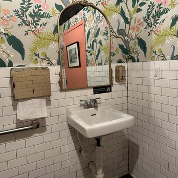 Ivy Café - Nice, clean bathroom - Coffee & Tea Near Me - Clayton, Missouri Ivy Café - Nice, clean bathroom - Coffee & Tea Near Me - Clayton, Missouri
