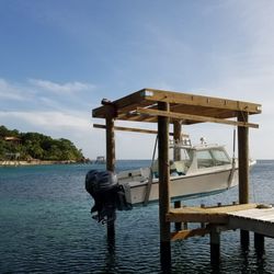Boat Lift Distributors - BLD Boat House Lift in Guatemala.