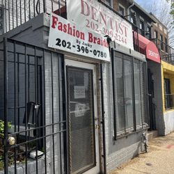 St. Elmo Crawford DDS & Associates - Front of office