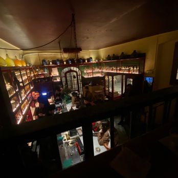 Dr. Stravinsky - Interior - Cocktail Bars Near Me - Barcelona, B Dr. Stravinsky - Interior - Cocktail Bars Near Me - Barcelona, B