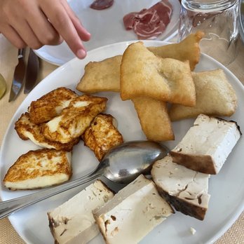 La Fermata - Cheese platter- fried Tuma, baked Ricotta, fried dough - Italian Near Me - Roccafiorita, Maine