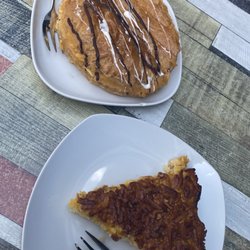 Almond tart and vanilla stuffed phyllo type pastry