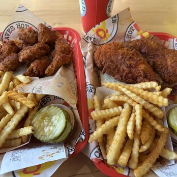 Dave's Hot Chicken - Chicken Shop Near Me - Omaha, Nebraska