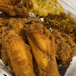 Bucky's Bar & Grill - Fried Chicken, dirty rice & mac & cheese