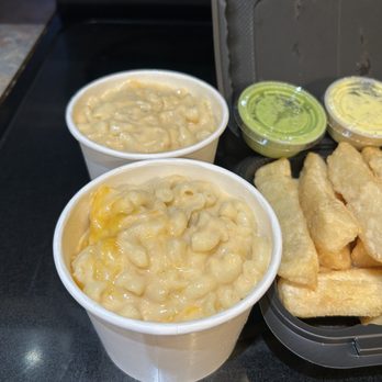 Poyoteca - Mac and cheese - side - Peruvian Near Me - Rockville, Maryland Poyoteca - Mac and cheese - side - Peruvian Near Me - Rockville, Maryland