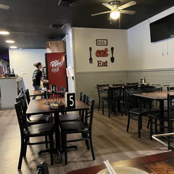 Ozark Mountain Pizza - Inside - Pizza Near Me - Branson, Missouri Ozark Mountain Pizza - Inside - Pizza Near Me - Branson, Missouri