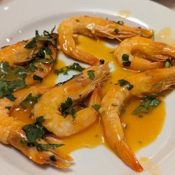 Restaurante Laurentina - Laurentina Shrimp Appetizer, this was what was plated, there were at least 9 more of these giant shrimps in a metal bowl.