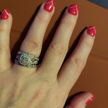 Nail Art - Vee did my nails they look so pretty love them amazing place to get nails done clean environment and friendly people - Nail Salons Near Me - Onalaska, Wisconsin