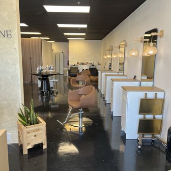 Modern Mane & Co - Inside, so cute - Hair Extensions Near Me - Roseville, California Modern Mane & Co - Inside, so cute - Hair Extensions Near Me - Roseville, California