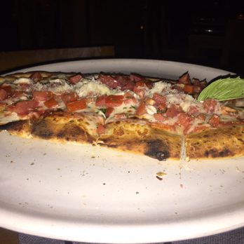 La Moresca - Pizza caprese - Bistros Near Me - Zapopán, JAL