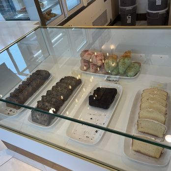 World Traveler Coffee Roasters - Pastry box - Coffee Roasteries Near Me - Davis, California World Traveler Coffee Roasters - Pastry box - Coffee Roasteries Near Me - Davis, California