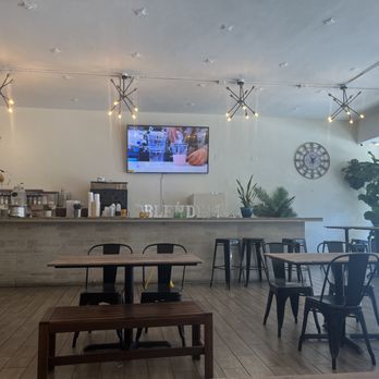 Blended Bistro & Boba - Dining area - Bubble Tea Near Me - Orlando, Florida Blended Bistro & Boba - Dining area - Bubble Tea Near Me - Orlando, Florida