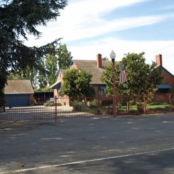 Klinker Brick Winery - The owners house in front, look for it when driving to the winery. - Wineries Near Me - Lodi, California Klinker Brick Winery - The owners house in front, look for it when driving to the winery. - Wineries Near Me - Lodi, California