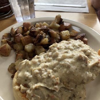 Crow's Nest - Half order of Bs and Gs with potatoes - Breakfast & Brunch Near Me - Kalamazoo, Michigan