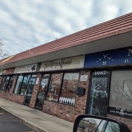 The "No Gluten Kneaded" storefront