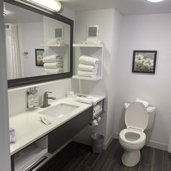 Holiday Inn Express - Hotels Near Me - Elizabeth, New Jersey Holiday Inn Express - Hotels Near Me - Elizabeth, New Jersey