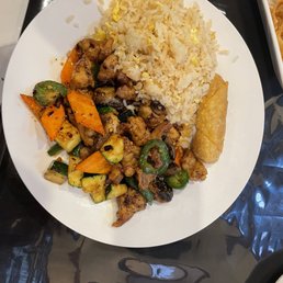 Jalapeño chicken with fried rice and egg roll Jalapeño chicken with fried rice and egg roll