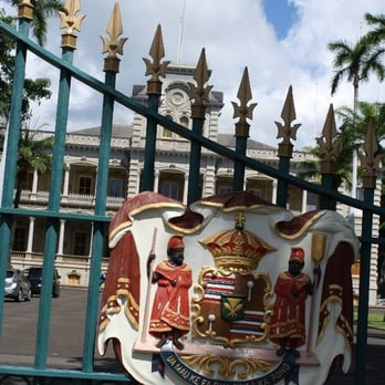 Iolani Palace - front entrance - Museums Near Me - Honolulu, Hawaii Iolani Palace - front entrance - Museums Near Me - Honolulu, Hawaii