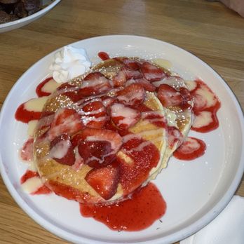 Whidbey's A Daytime Eatery - Strawberry pancakes - Breakfast & Brunch Near Me - Enterprise, Nevada