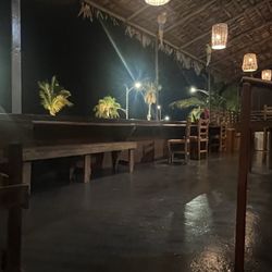 Tailhunter - Empty No Customers on a Friday Night!