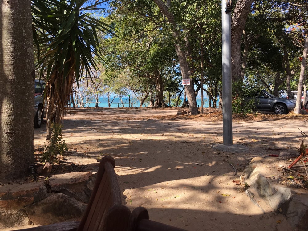 DINGO BEACH HOTEL & UNITS Deicke Cres, Dingo Beach Queensland