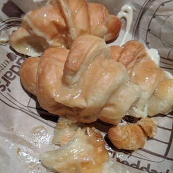 Cheddar's Scratch Kitchen - Who doesn't love free warm croissants?! - American Near Me - Athens, Georgia
