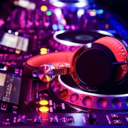 The Hottest DJ's