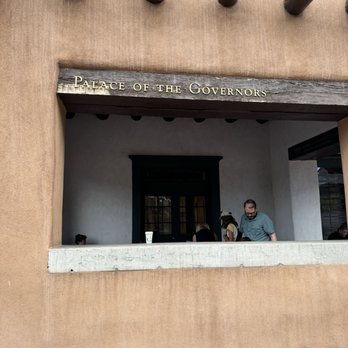 Santa Fe Plaza - Palace of the Governors - Landmarks & Historical Buildings Near Me - Santa Fe, New Mexico Santa Fe Plaza - Palace of the Governors - Landmarks & Historical Buildings Near Me - Santa Fe, New Mexico