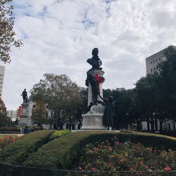 Lafayette Square - Parks Near Me - New Orleans, Louisiana