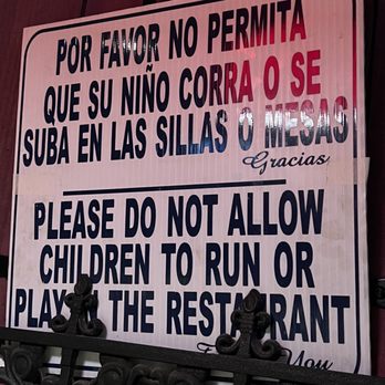 Bahía Centroamerica Restaurant - a sign on the outside of a restaurant - Nicaraguan Near Me - Las Vegas, Nevada Bahía Centroamerica Restaurant - a sign on the outside of a restaurant - Nicaraguan Near Me - Las Vegas, Nevada