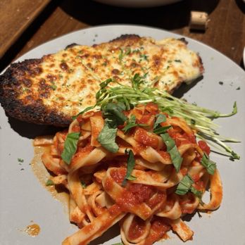 BEVO Bar + Pizzeria - Chicken parm - Bars Near Me - Montreal, Quebec