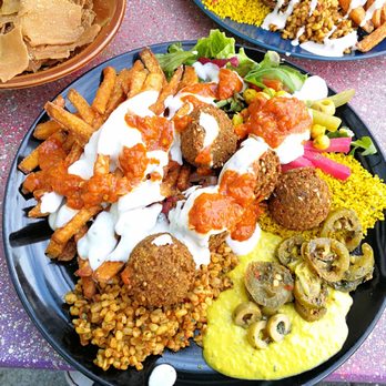 Yalla Yalla - Falafelteller mit Süßkartoffelpommes - Fast Food Near Me - Bremen, HB