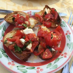 Fico D'india Holidays di Milo Provino - Bread with tomatoes that came with out dinner order.