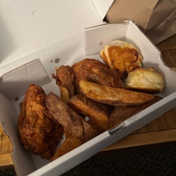 Altieri's Pizza - 2 Pieces Fried Chicken Dinner with jojos, salad and garlic knots. - Pizza Near Me - Stow, Ohio Altieri's Pizza - 2 Pieces Fried Chicken Dinner with jojos, salad and garlic knots. - Pizza Near Me - Stow, Ohio