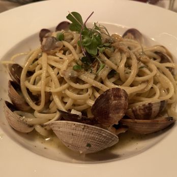 Café Figaro - Linguine con Vongole o Cozze - Italian Near Me - Burlingame, California Café Figaro - Linguine con Vongole o Cozze - Italian Near Me - Burlingame, California