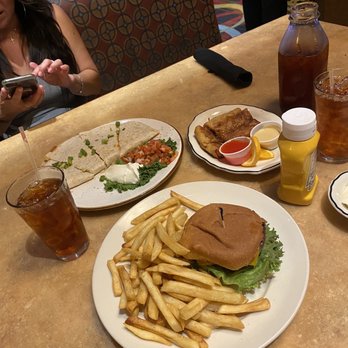 Café Central - Chicken quesadilla  Egg rolls  Burger - American Near Me - Reno, Nevada