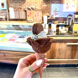 Amorino Gelato - Duetto Gelato ... and Macarons