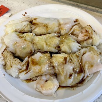 Joe's Steam Rice Roll - Shrimp Steam Rice Roll w bean sprouts, scallions, & sesame seeds - Dim Sum Near Me - Flushing, New York Joe's Steam Rice Roll - Shrimp Steam Rice Roll w bean sprouts, scallions, & sesame seeds - Dim Sum Near Me - Flushing, New York