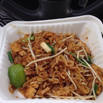 Lampoei's Thai Kitchen - Tofu pad thai - Thai Near Me - Bingen, Washington